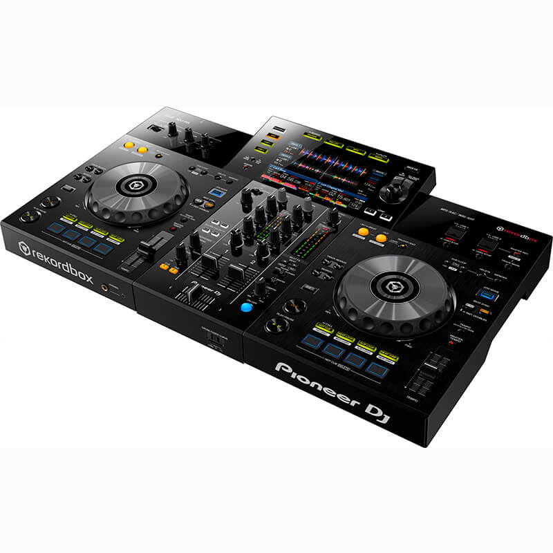 vista lateral 3D del controlador dj Pioneer XDJ-RR en color negro