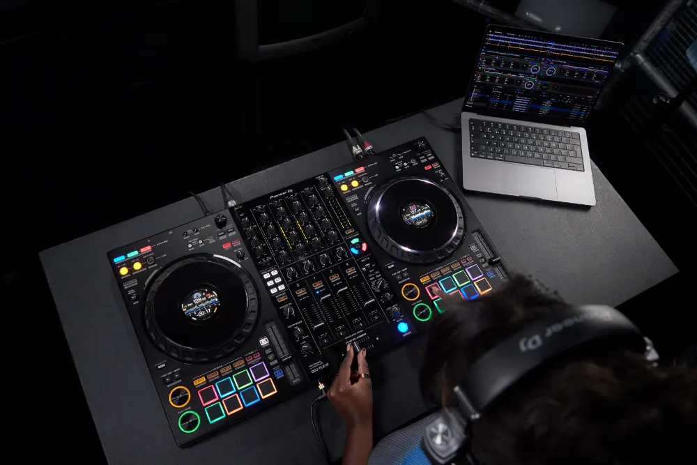 ontrolador DJ Pioneer DJ FLX10 cenital