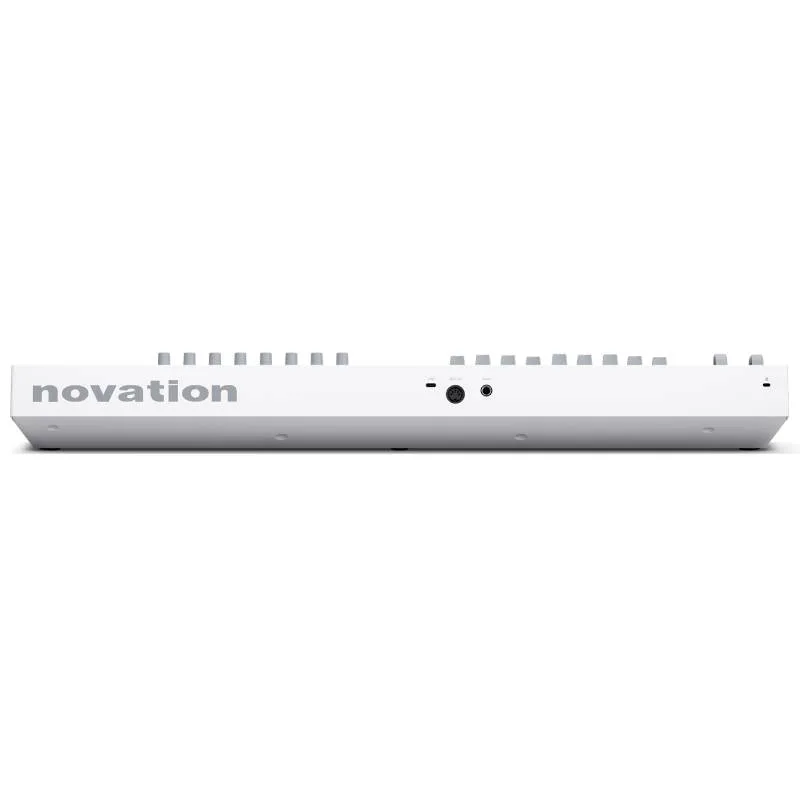 Teclado Midi Novation LAUNCHKEY 49MK4 en color blanco vista panel trasero de conexiones.